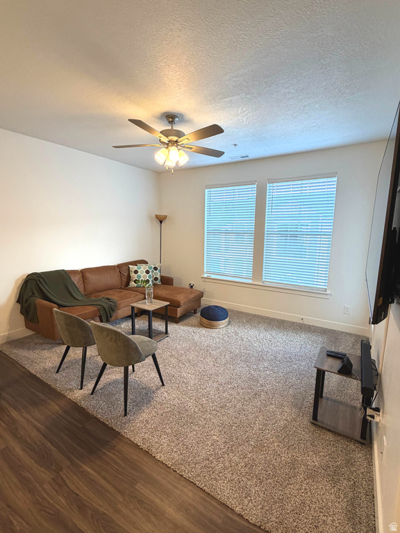 912 N HEMSWORTH WAY photo 2