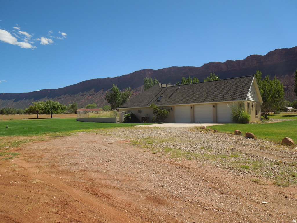 113 E PACE LN photo 3