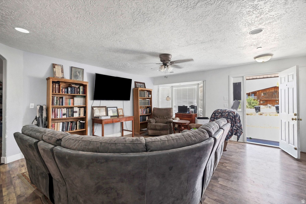 780 N LAURITZEN photo 5