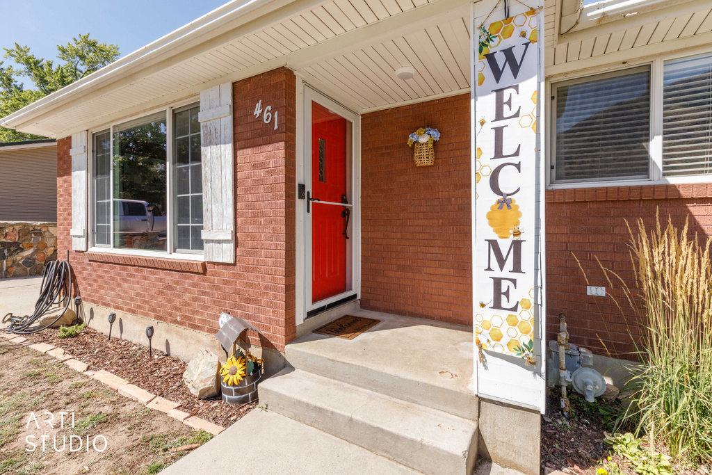 461 N 500 E photo 2