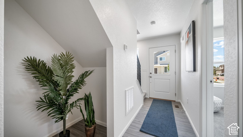 527 N BEAVER LN photo 3