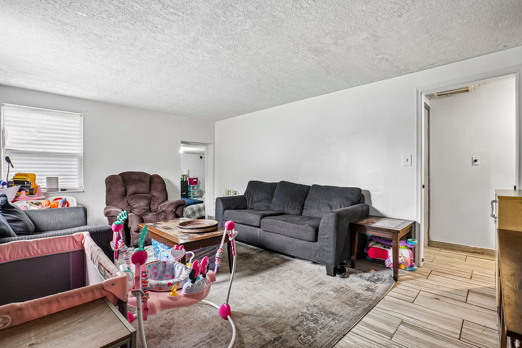 1092 GLENDALE DR photo 4