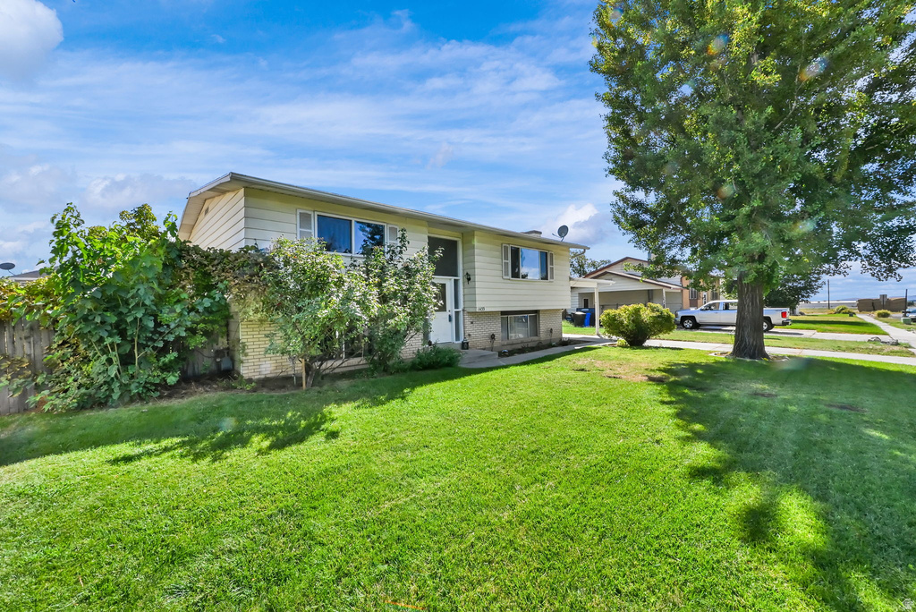 1439 W 2600 N photo 3