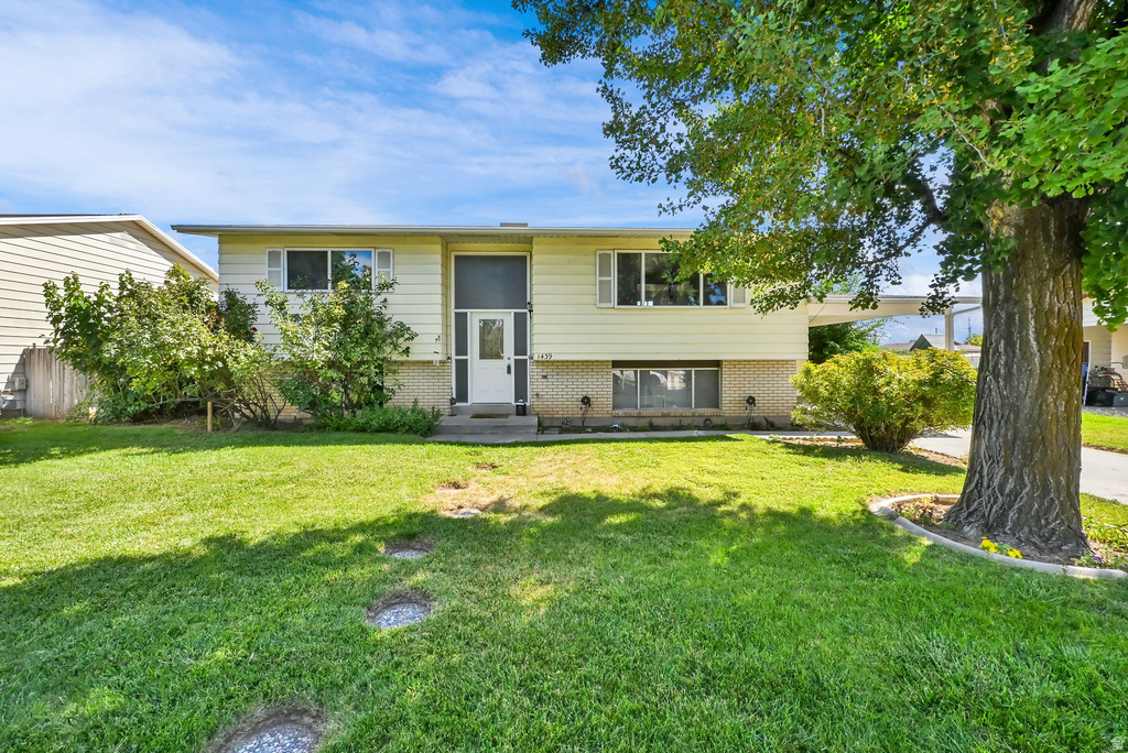 1439 W 2600 N photo 2