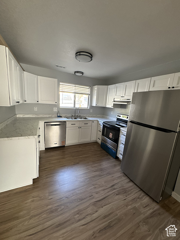 2083 S CALIFORNIA AVE photo 2