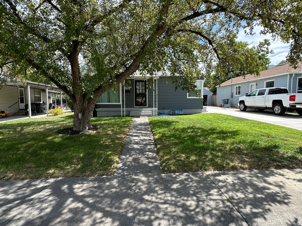 692 BROOKSIDE DR photo 2