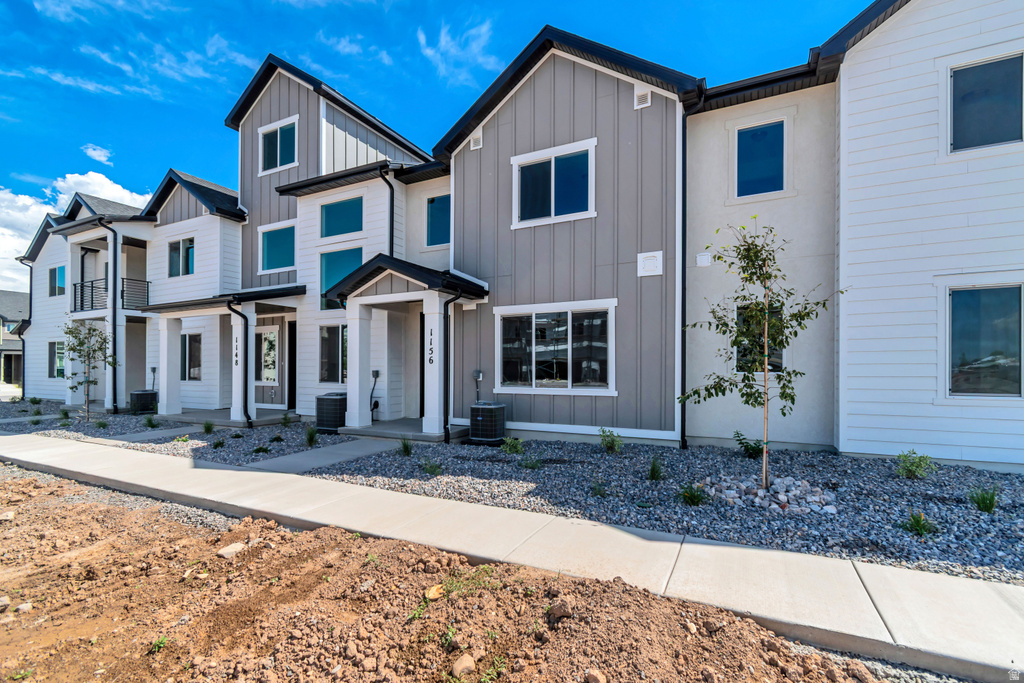 1156 W 1550 N photo 2