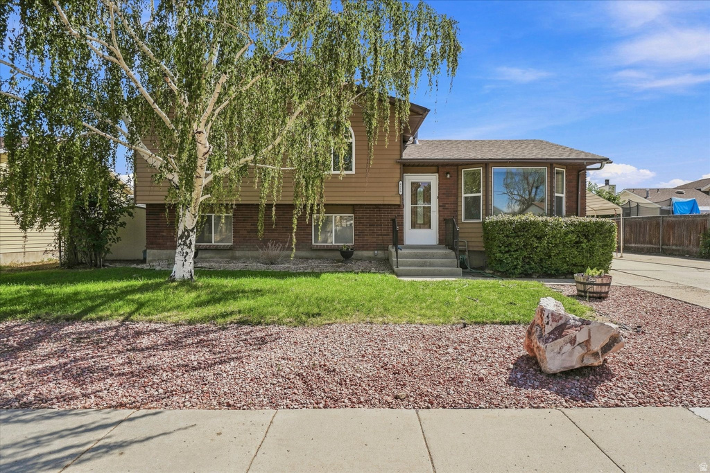4889 W Niagara Way S, Salt Lake City, UT 84118
