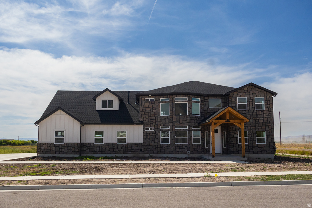 10385 N 5100 W, Elwood