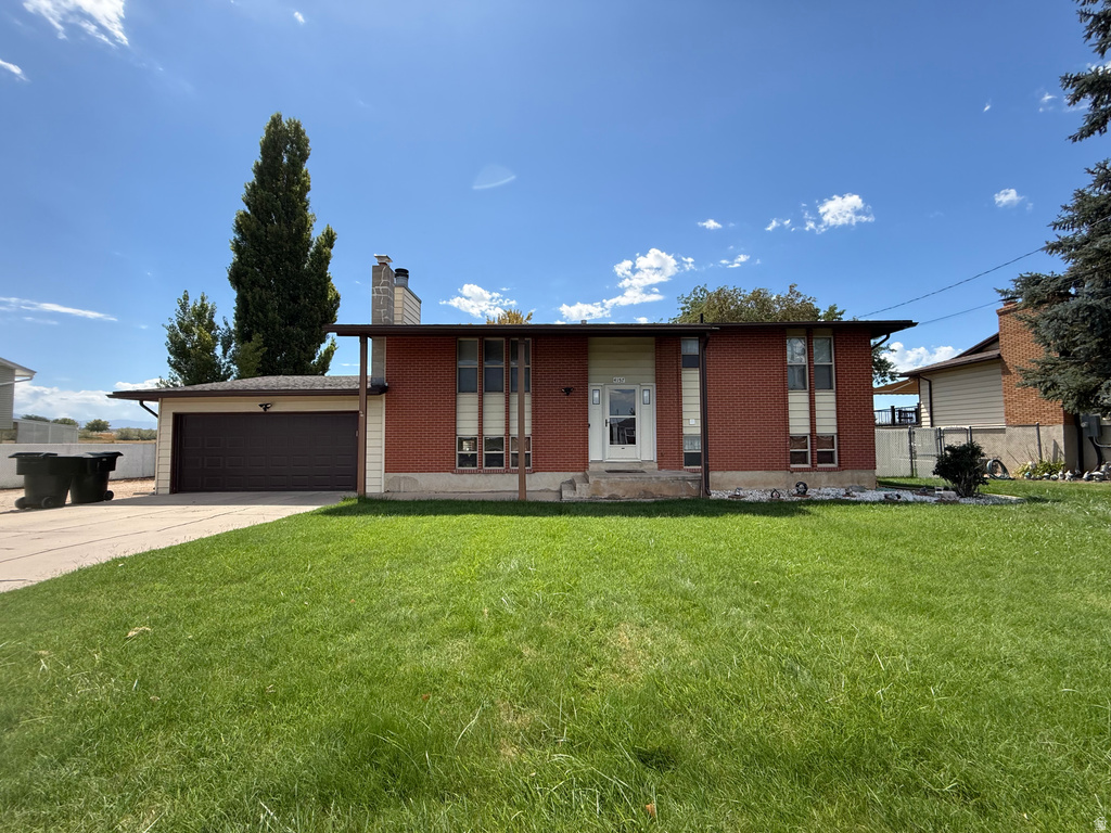 4157 W 300 N, West Point
