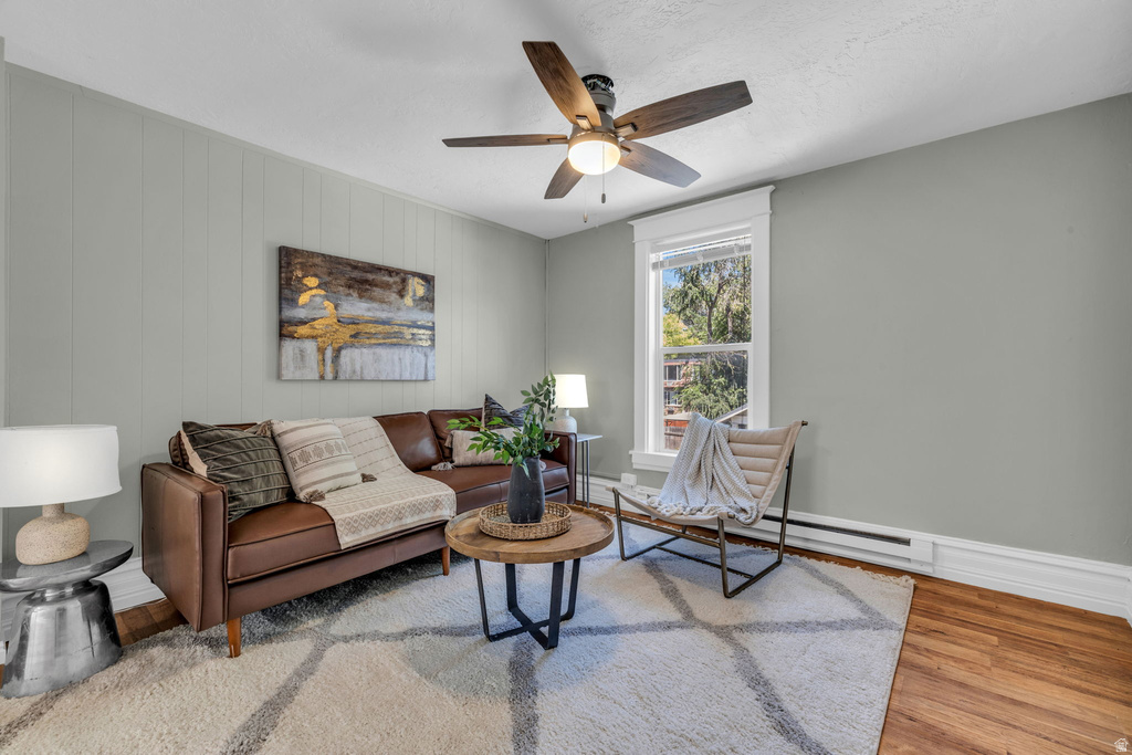 412 E VAN NESS S PL photo 2