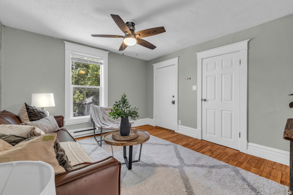 412 E VAN NESS S PL photo 4