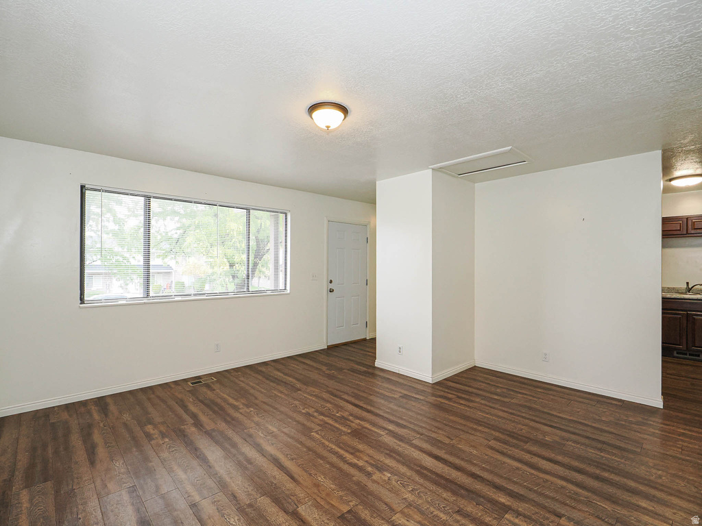 1425 W 1650 N ST photo 3