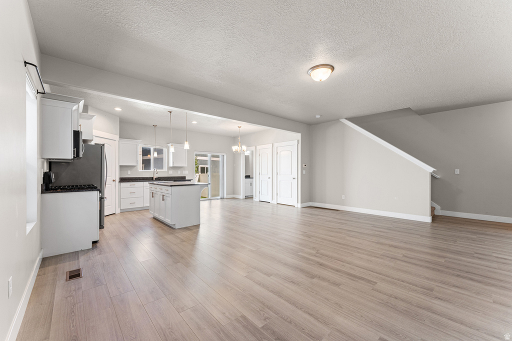 8704 N PEBBLE ALY photo 3