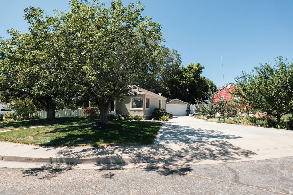 153 S LAKEVIEW DR photo 4
