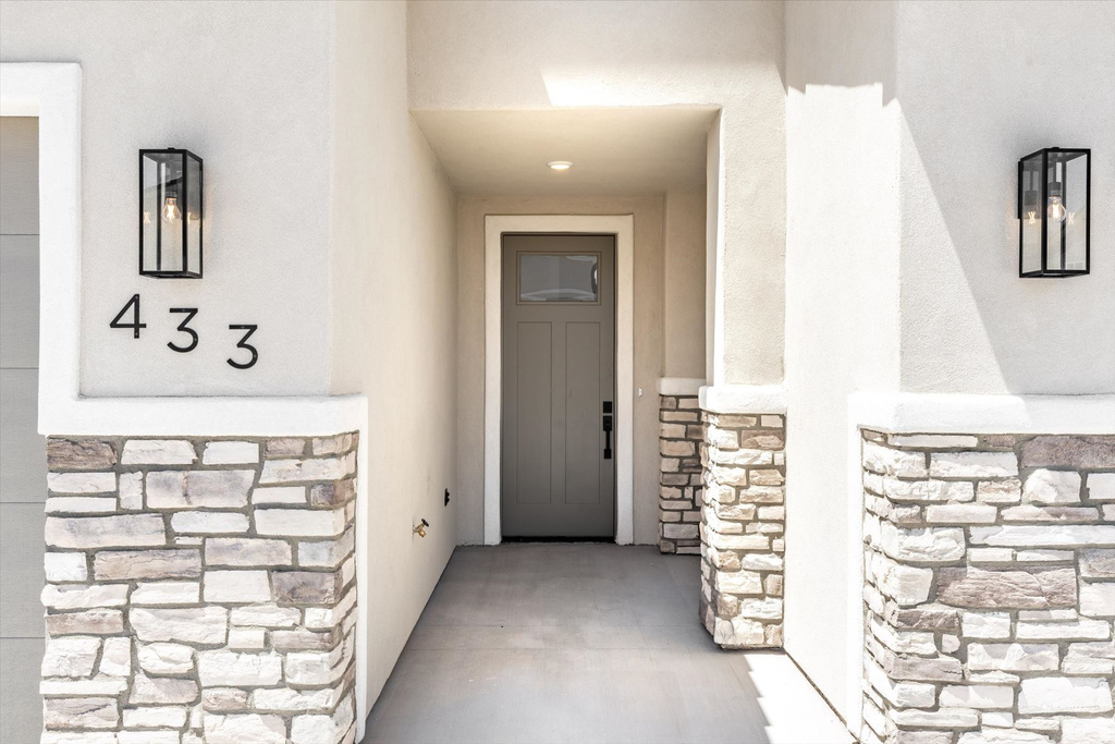 433 N 530 W photo 4
