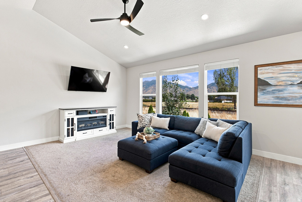 244 N MAPLE BEND DR photo 4