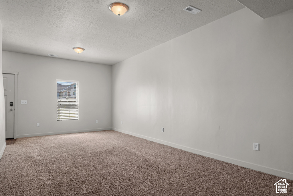 686 E 330 N photo 2