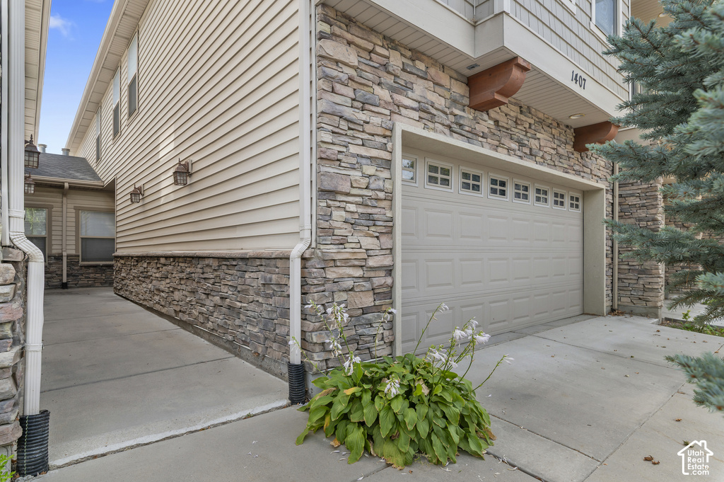 1407 W STONE MEADOW DR photo 2