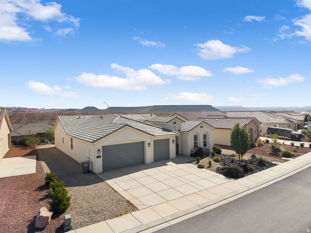 583 S ALSERIO LN photo 2