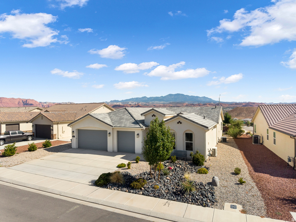 583 S ALSERIO LN photo 3