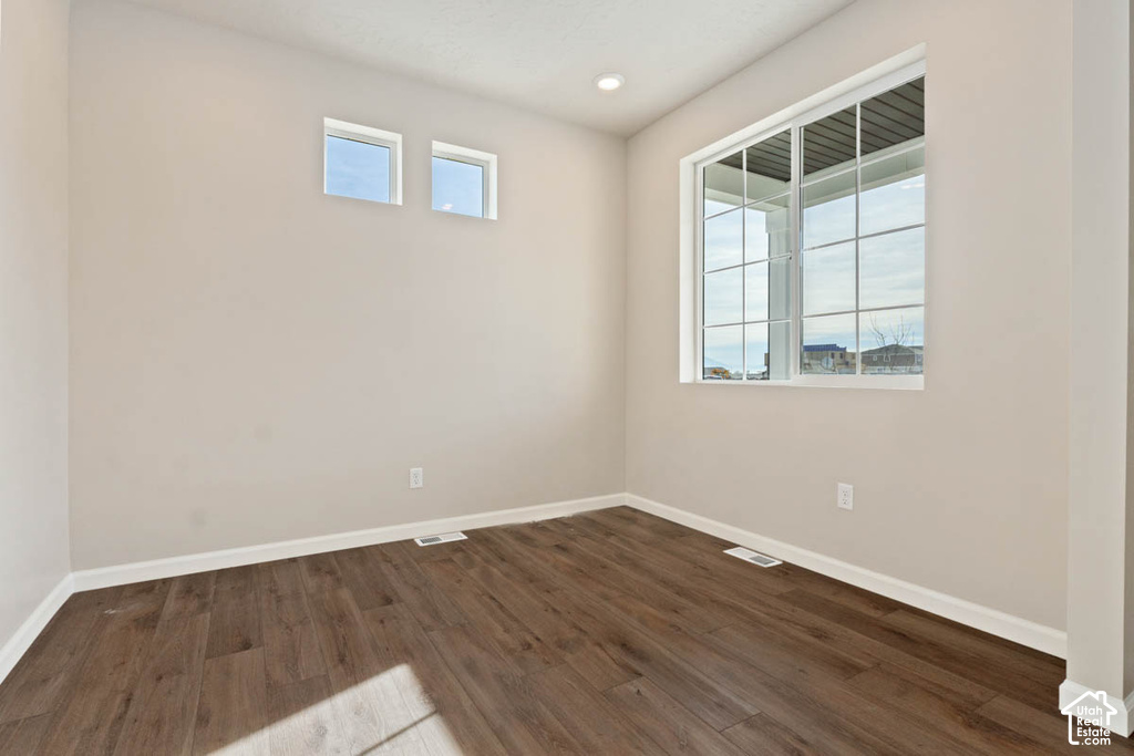7102 N CAIRNS WAY photo 2