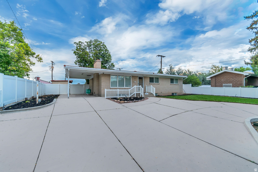 927 E 5650 S photo 2