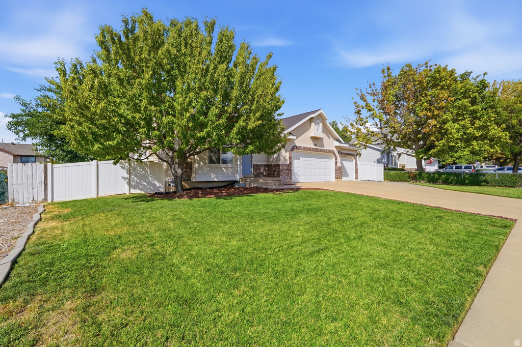 1062 W 200 S photo 3
