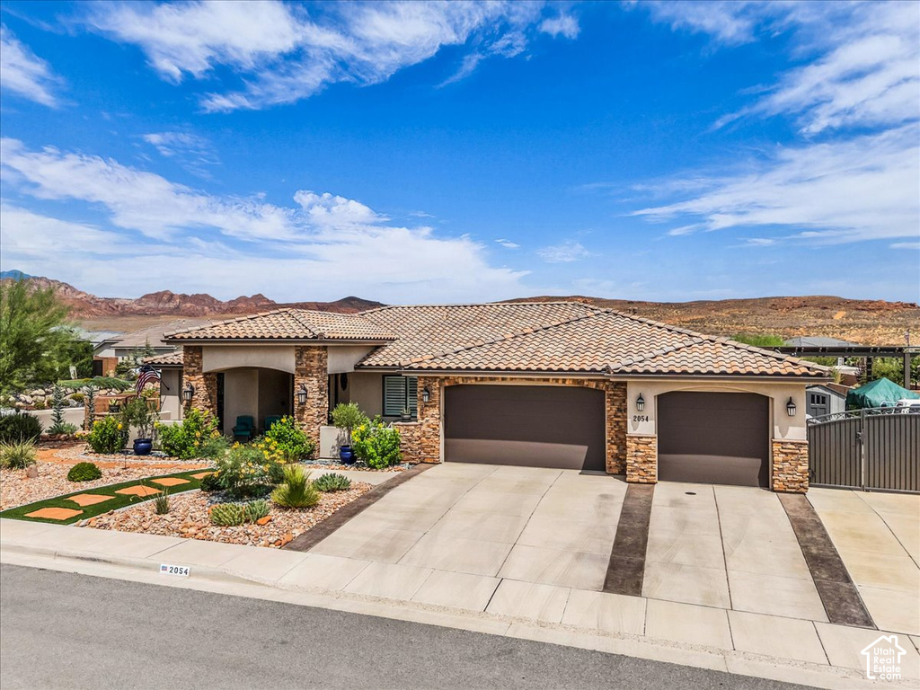 2054 N RED SKY DR photo 3