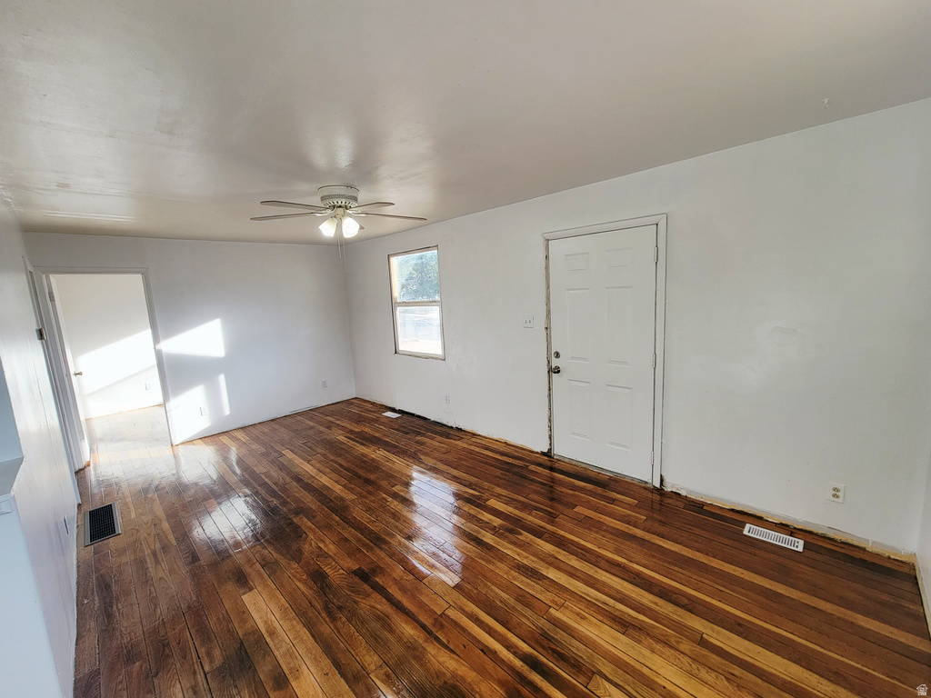 131 W WHITMORE DR photo 3