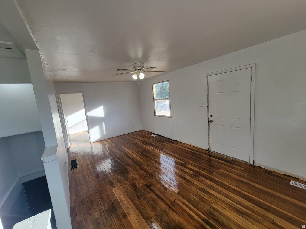 131 W WHITMORE DR photo 4