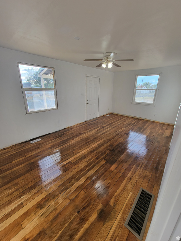 131 W WHITMORE DR photo 2