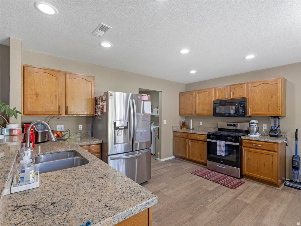2139 E SUMMIT N WAY photo 3