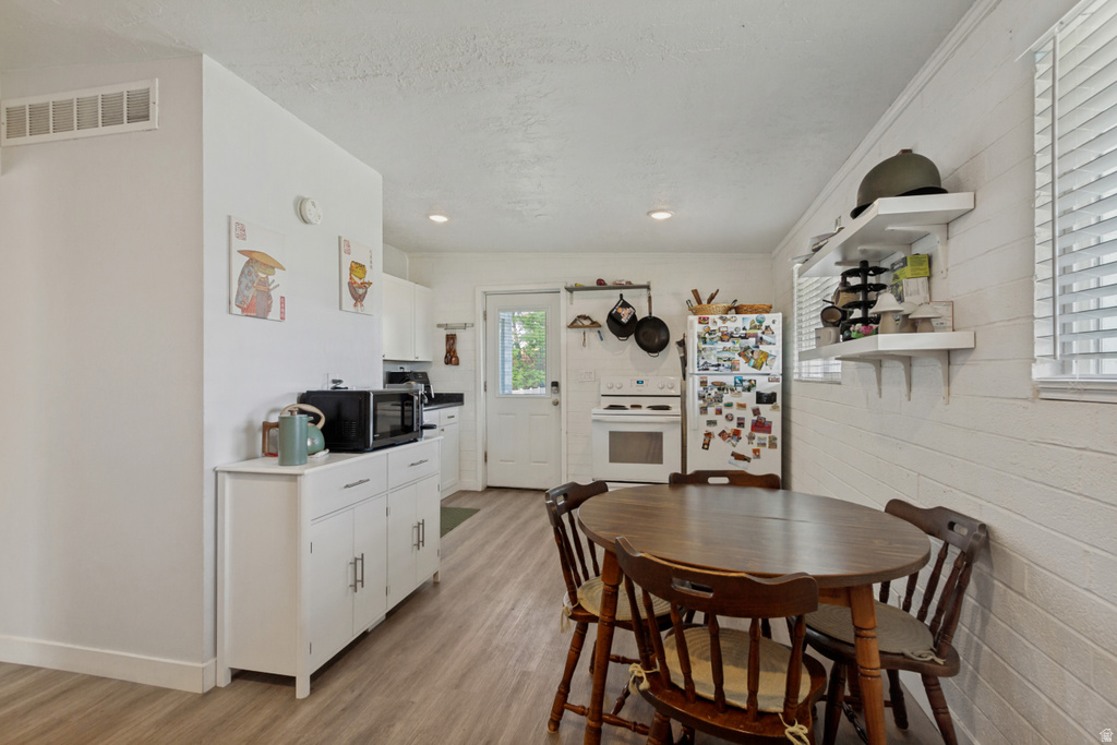 730 E GERANIUM ST photo 3
