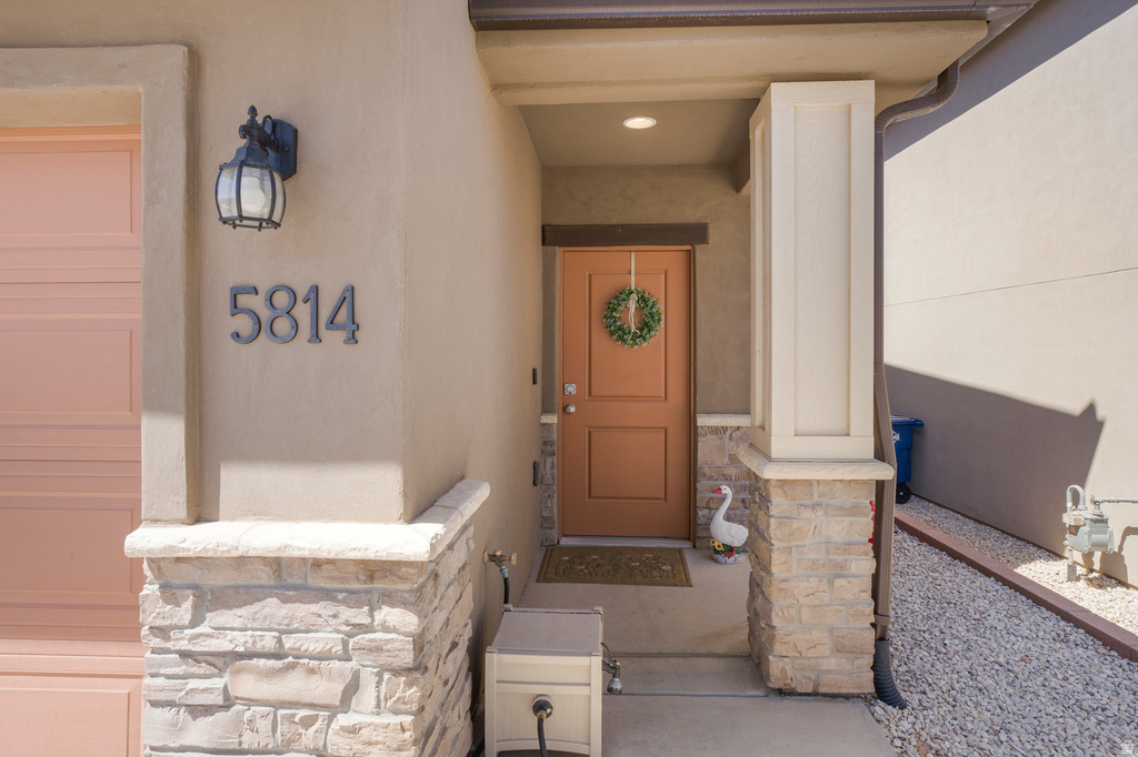 5814 S CHALLENGER WAY photo 2