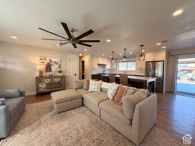 1442 W DIAMOND DR photo 5