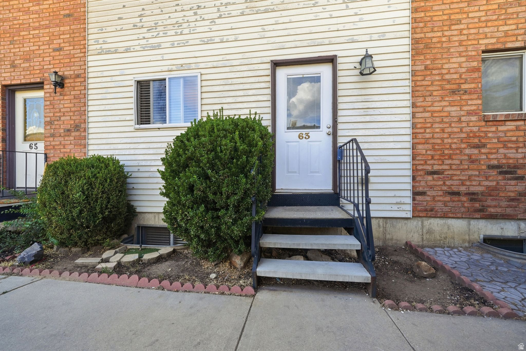 1325 LINCOLN AVE photo 2