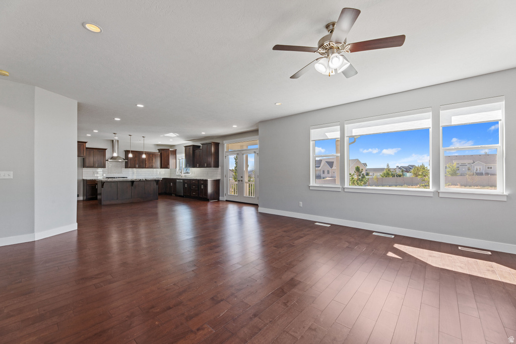 1346 E Hindley Ln, Eagle Mountain, UT 84005