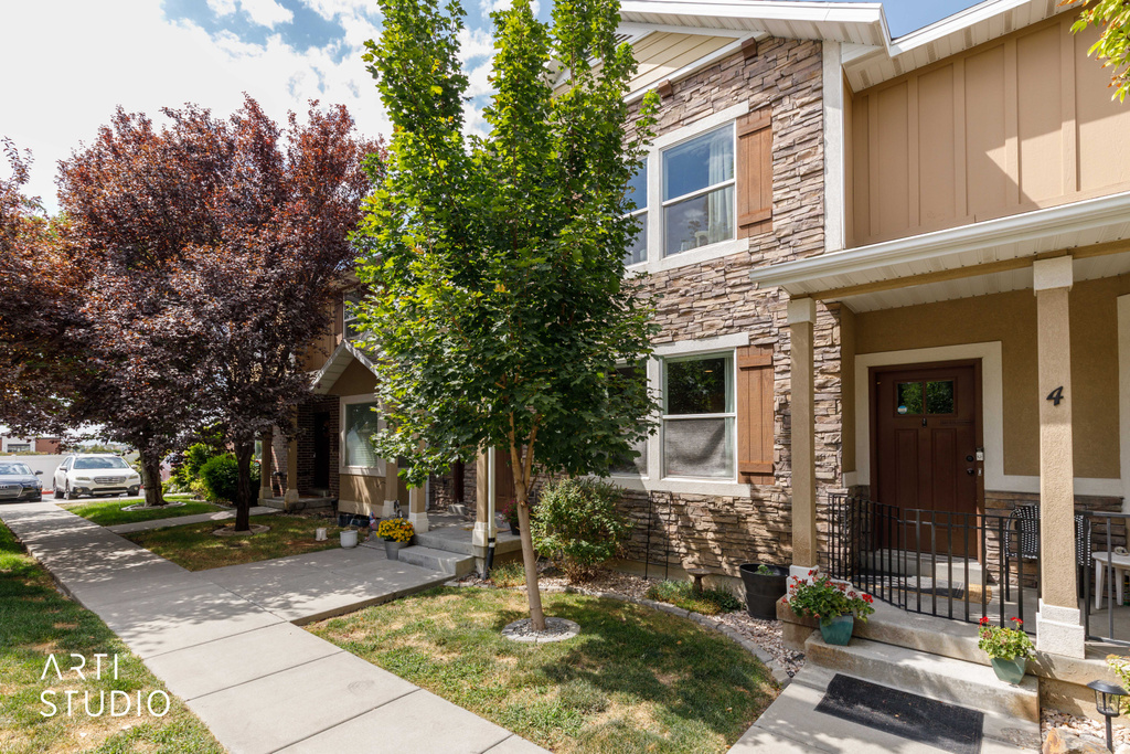 255 W 2700 N photo 2