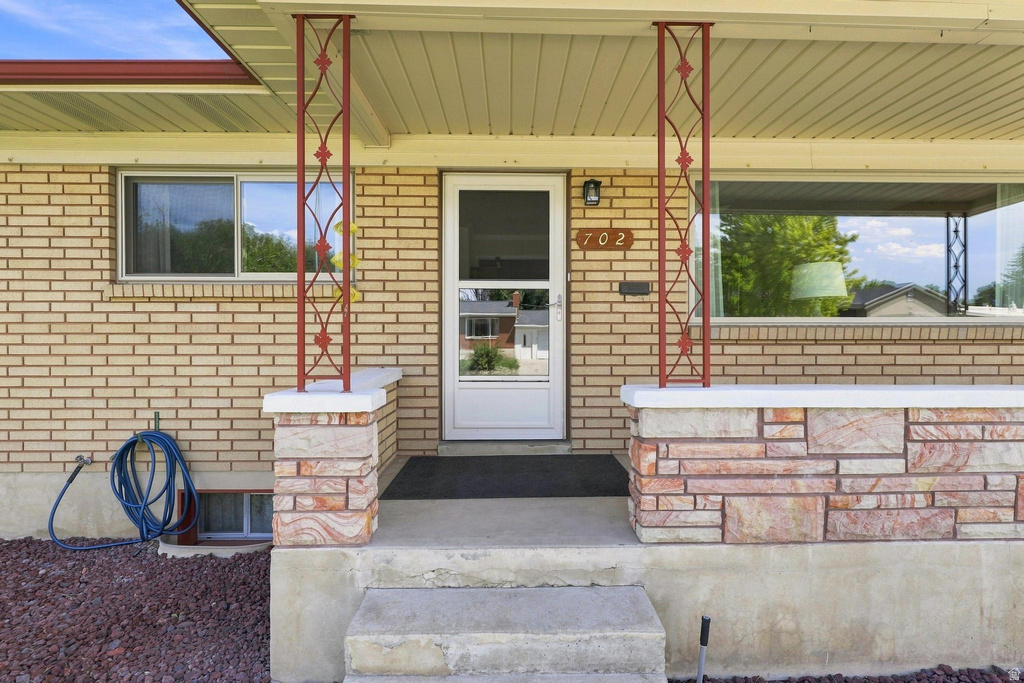 702 N 150 W photo 5