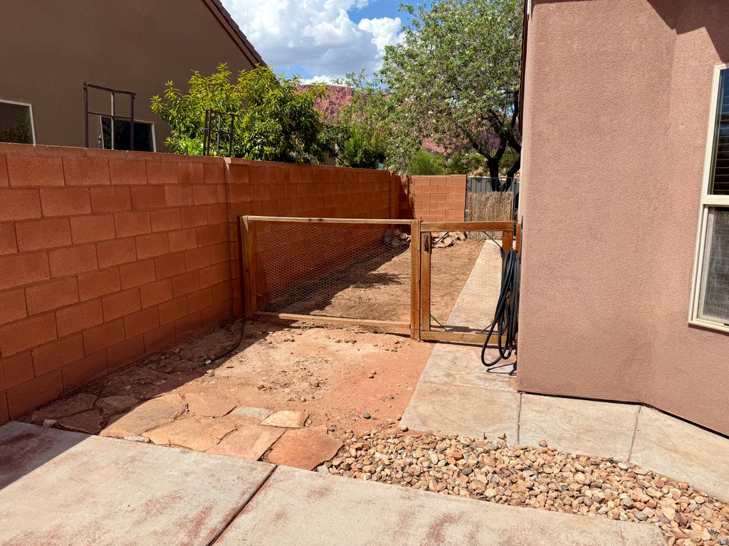 730 E 590 S photo 3
