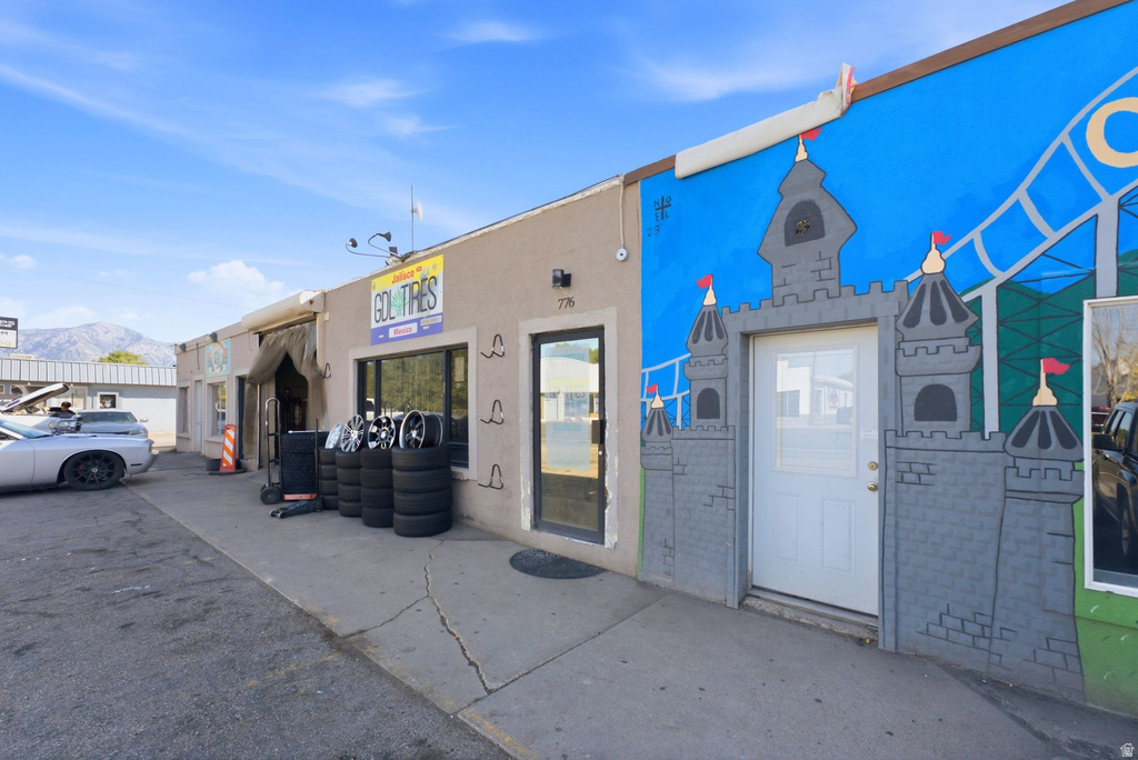 760 WALL AVE photo 2