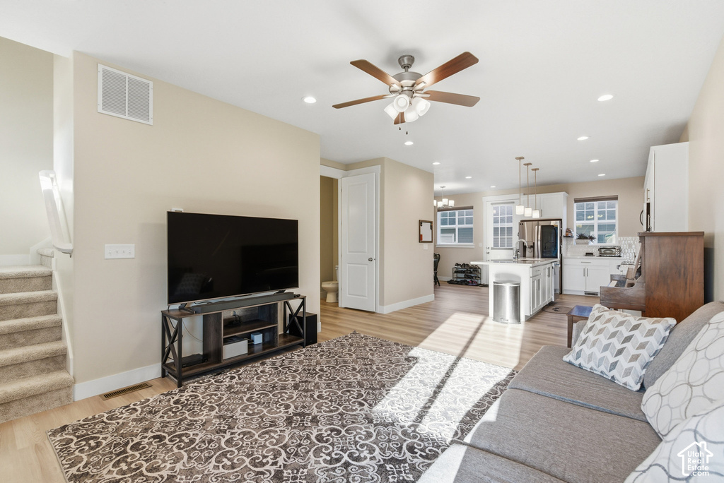 1615 N WESTVIEW LN photo 4