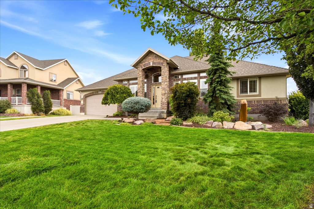 182 N SIERRA W WAY photo 2