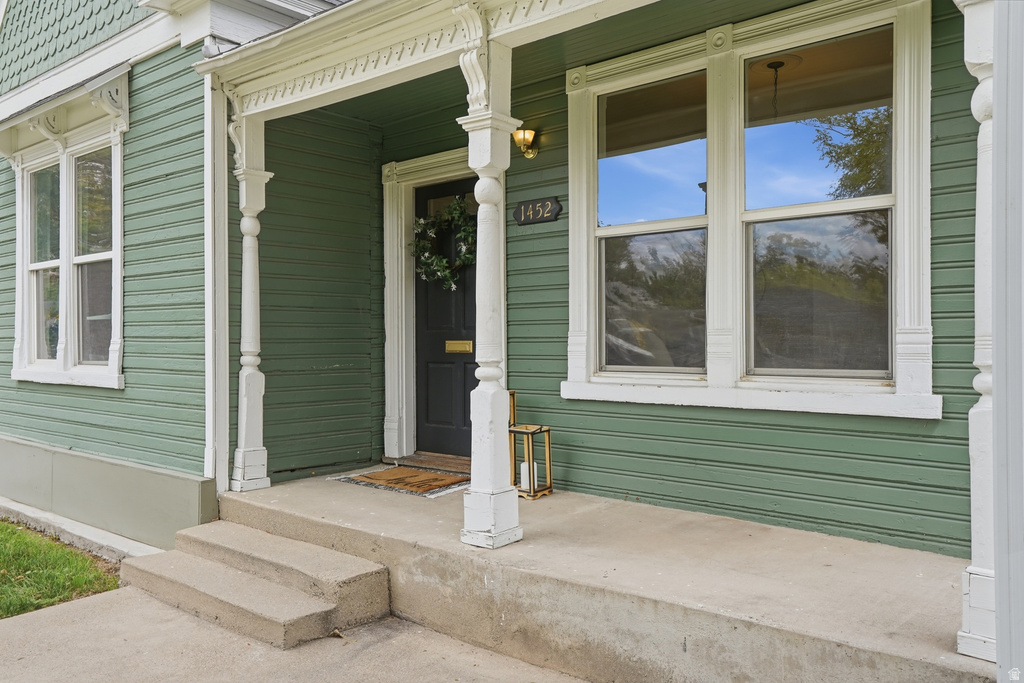 1452 W INDIANA AVE photo 2