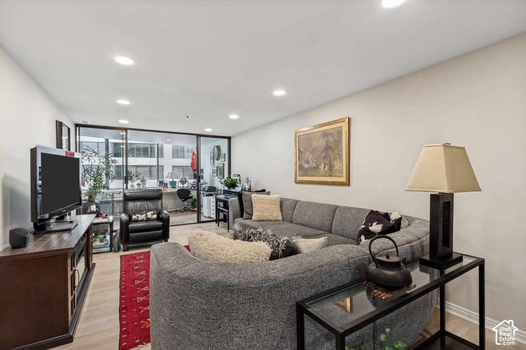 44 W BROADWAY photo 2
