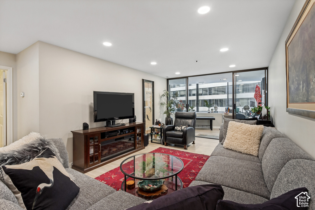 44 W BROADWAY photo 3
