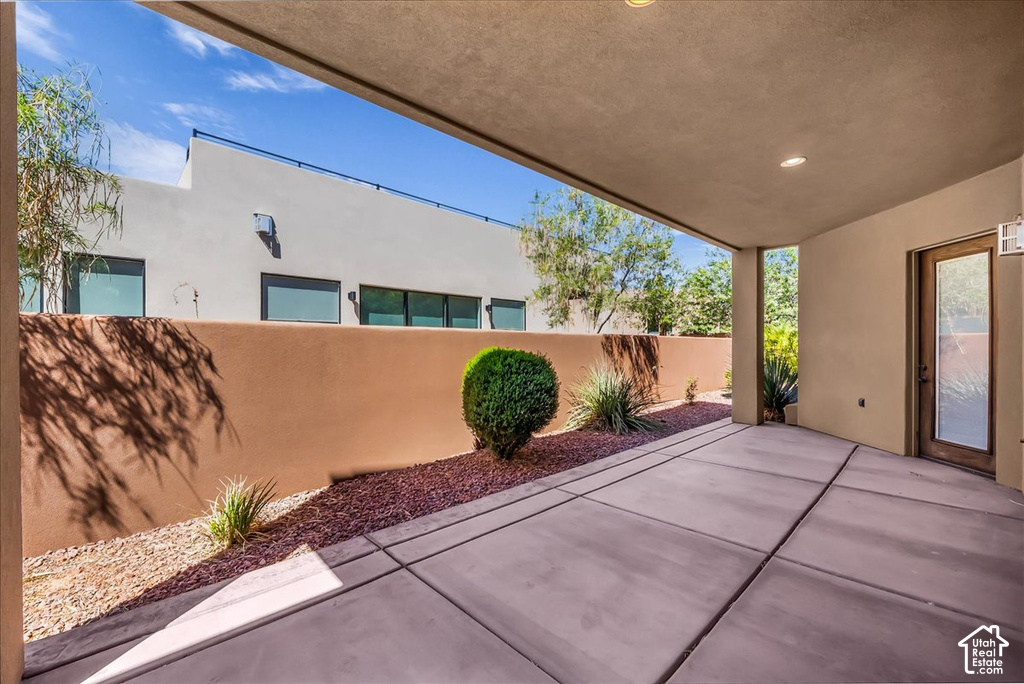 3308 S RED SANDS WAY photo 2