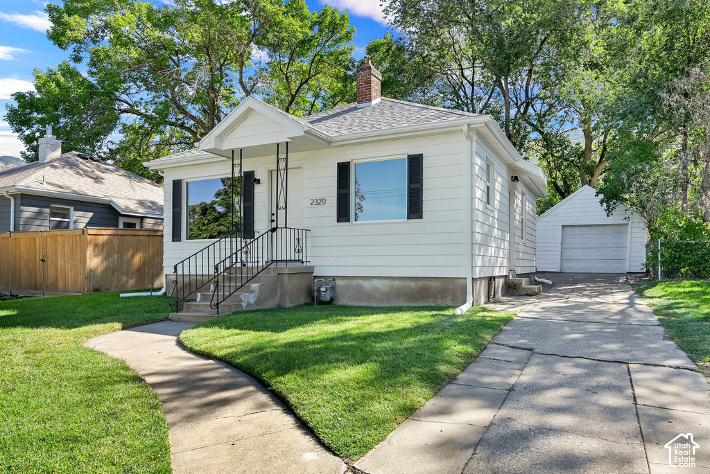 2320 TYLER AVE photo 4