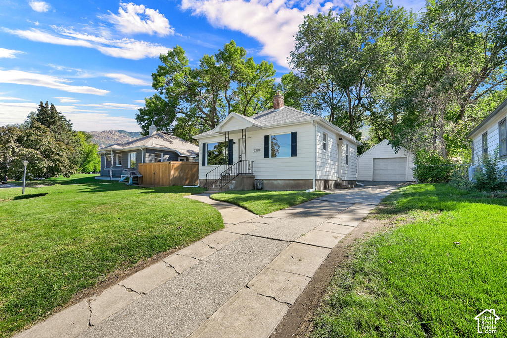 2320 TYLER AVE photo 3